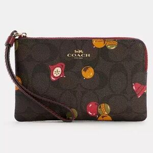 1 NEW Coach Corner Zip Wristlet In Signature Canvas With Ornament Print